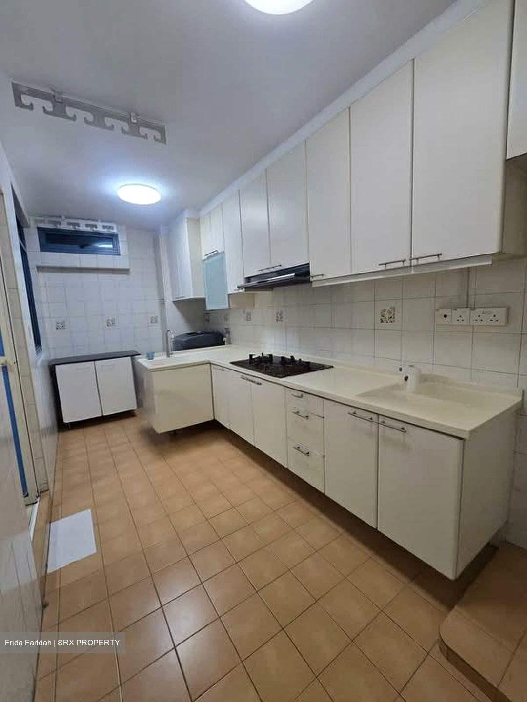 Blk 184 Edgefield Plains (Punggol), HDB Executive #569127061